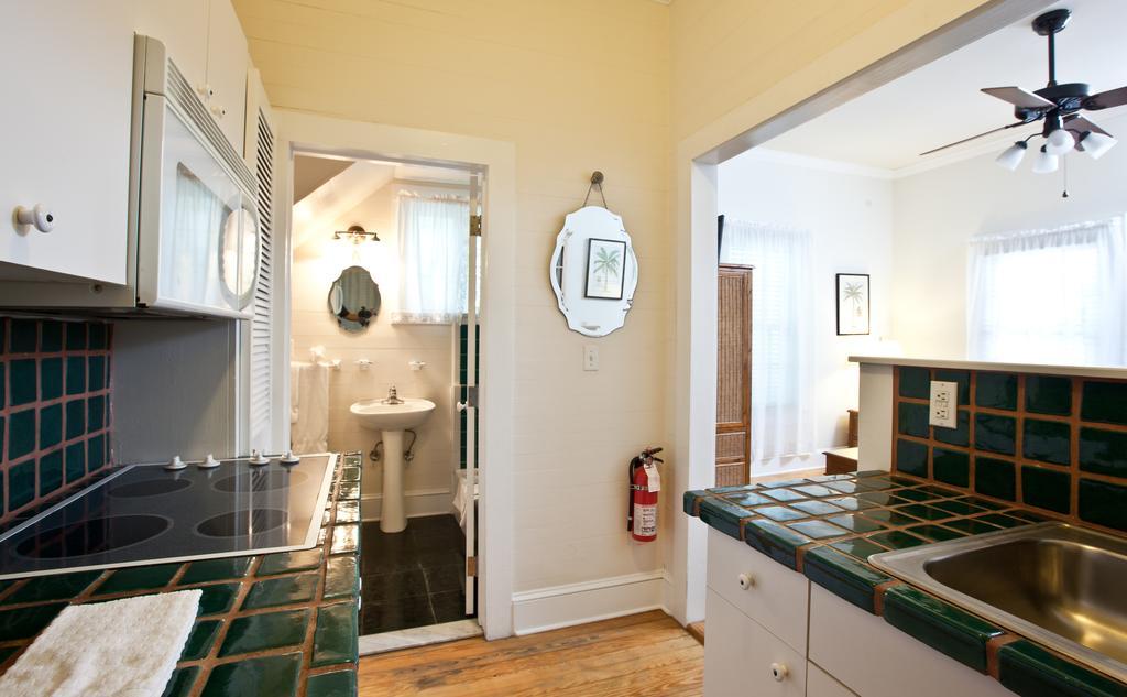 Island City House Hotel